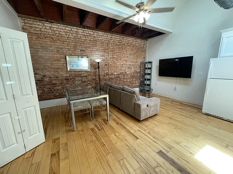 103 Court Sq #3 — Photo 13