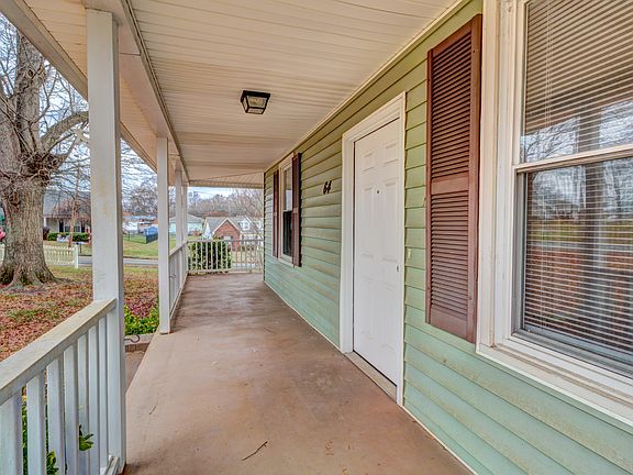 3rd image of 64 Burton St