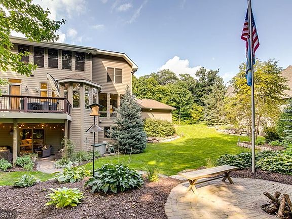 3rd image of 581 Big Woods Blvd
