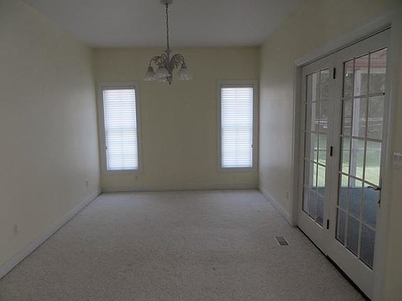 5th image of 909 Evergreen Dr