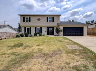 13 Coachlight Dr, Little Rock, AR 72227