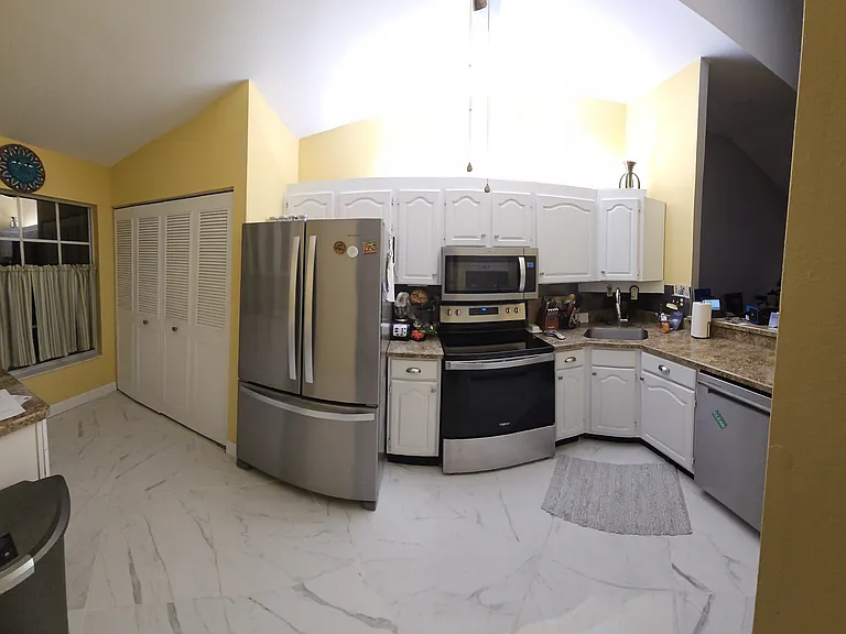 9590 Windsor Club Cir — Photo 3