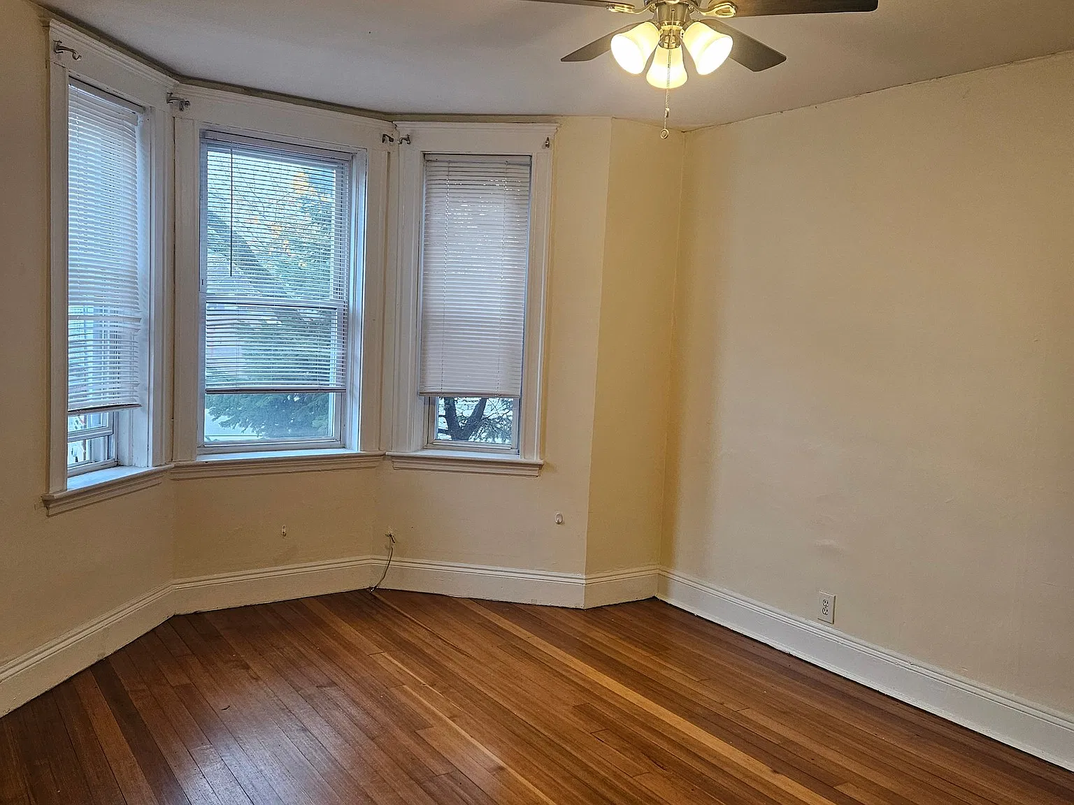 2 bed, 1.0 bath, $2,425 — Photo 2