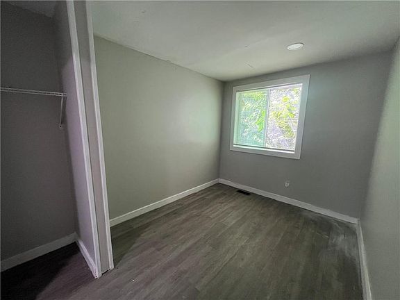 4th image of 4304 Village Square Ln