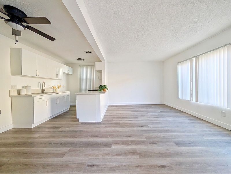 1st image of 1818 W Sumac Ln #1B