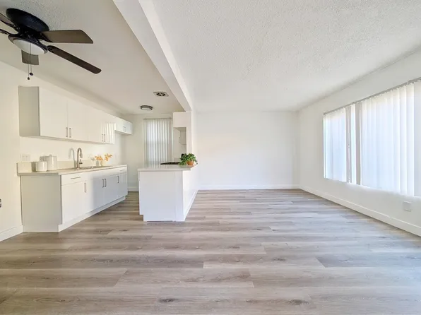 1818 W Sumac Ln #1B, Anaheim, CA 92804