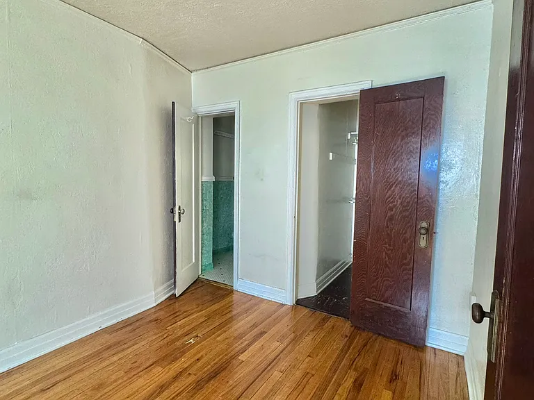 1320 York St #6 — Photo 11