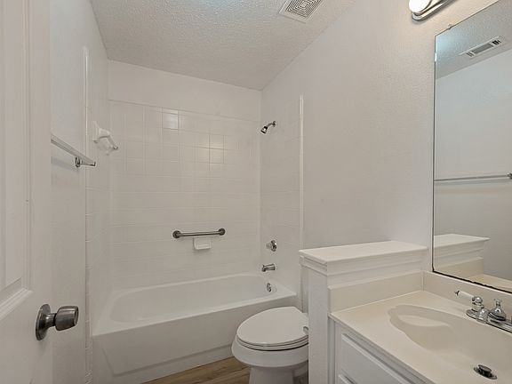 3rd image of 5518 Heathercrest Dr