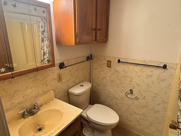 2 W Main St #5 — Photo 5