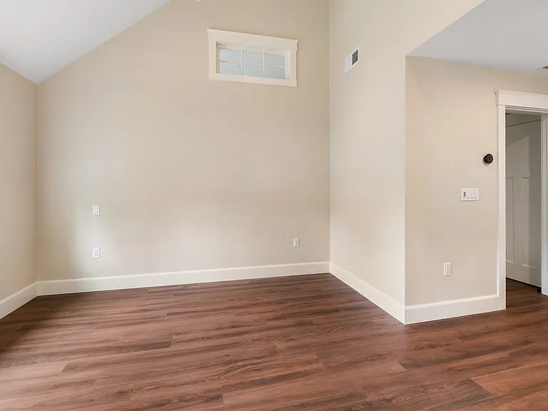 669 Lincoln Ave — Photo 9