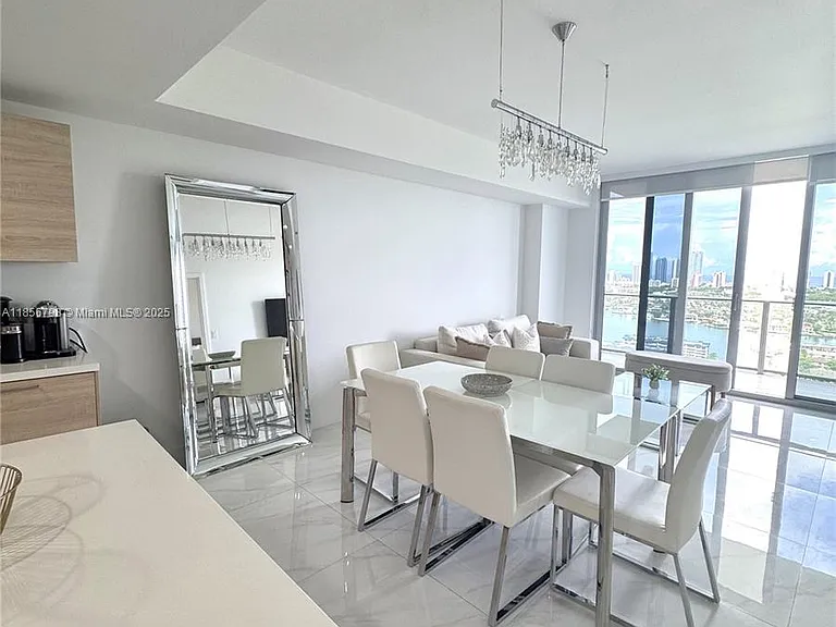 16385 Biscayne Blvd #2720 — Photo 29
