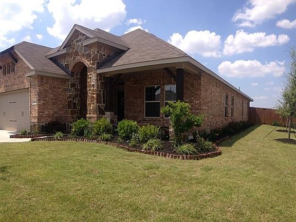 2nd image of 2924 Glenoaks Dr