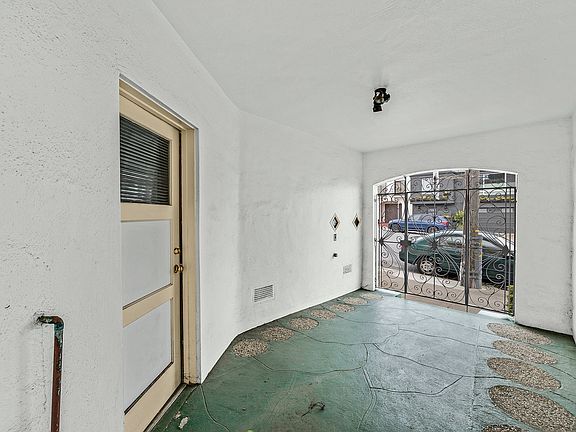 5th image of 1612 30th Ave