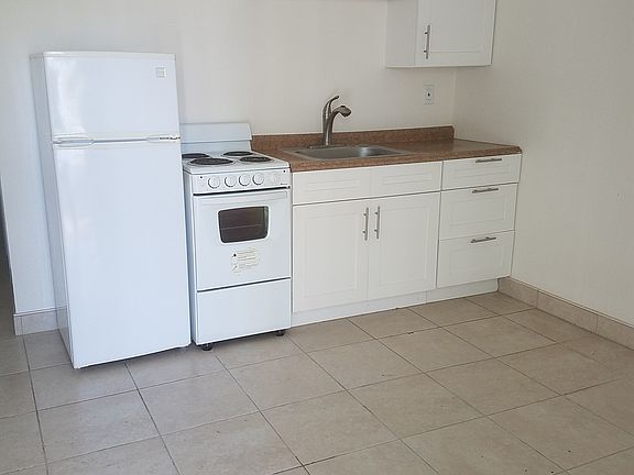 3rd image of 2056 NE 140th St APT 1