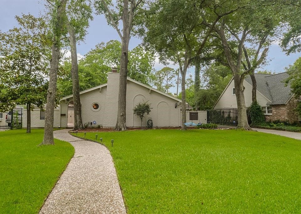 1st image of 527 Winter Oaks Dr