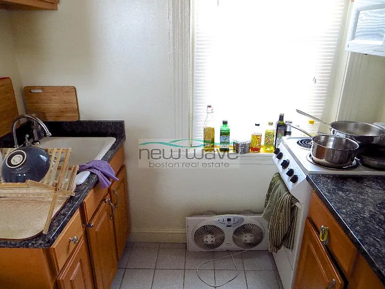 32 Queensberry St #15 — Photo 7