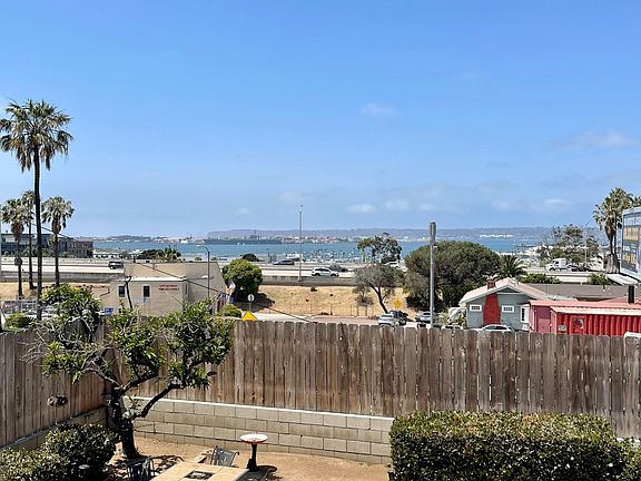 2nd image of 608 W Kalmia St #608