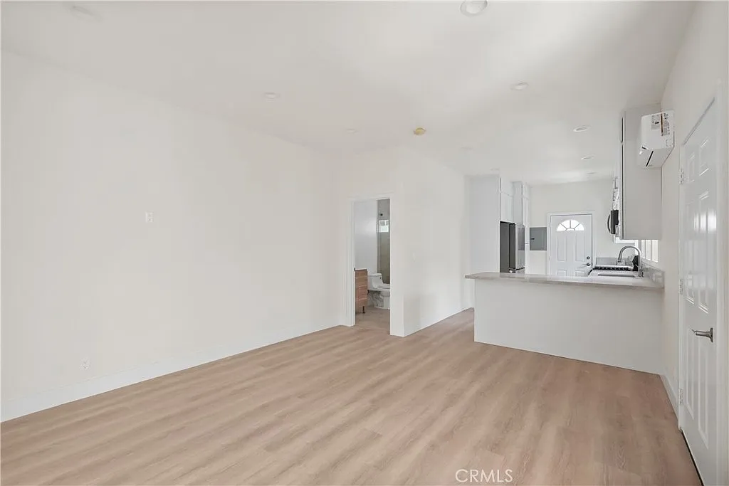 1 bed, 650 sqft, $2,495 — Photo 3