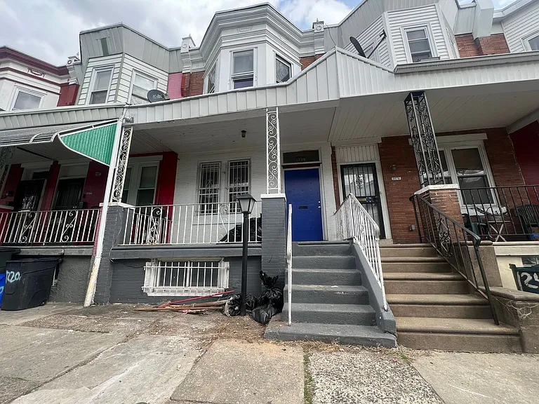 1249 N Alden St — Photo 3