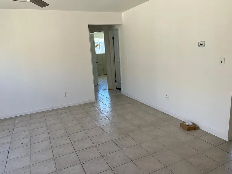 706 E Swain Rd #706 — Photo 2