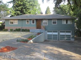 13019 NE Couch St, Portland, OR 97230