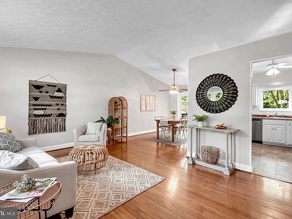 4th image of 343 Ternwing Dr