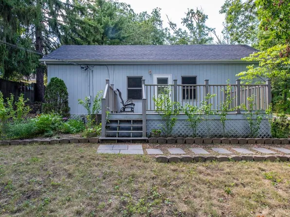 11279 W Russell Rd, Winthrop Harbor, IL 60096