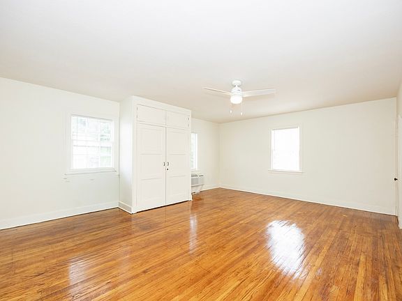 3rd image of 805 Spanish Town Rd #8