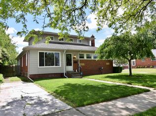 19806 Shady Ln, Saint Clair Shores, MI 48080