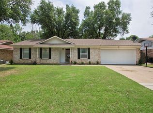 709 Ponderosa Dr, Hurst, TX 76053