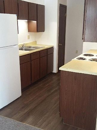 2nd image of 322 N Commercial Ave #5
