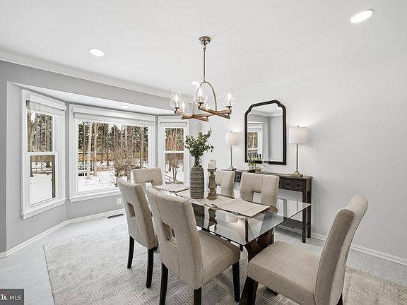 3rd image of 9930 S Park Cir