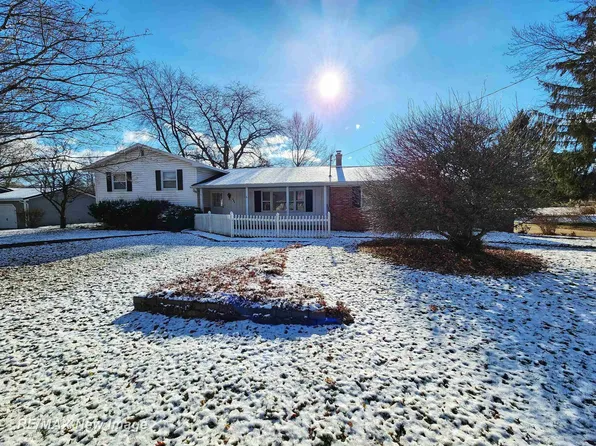 704 Hampton St, Chesaning, MI 48616