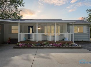 18445 Brim Rd, Bowling Green, OH 43402