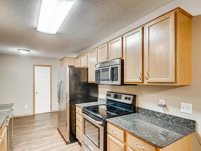 13835 Edgewood Ave — Photo 6