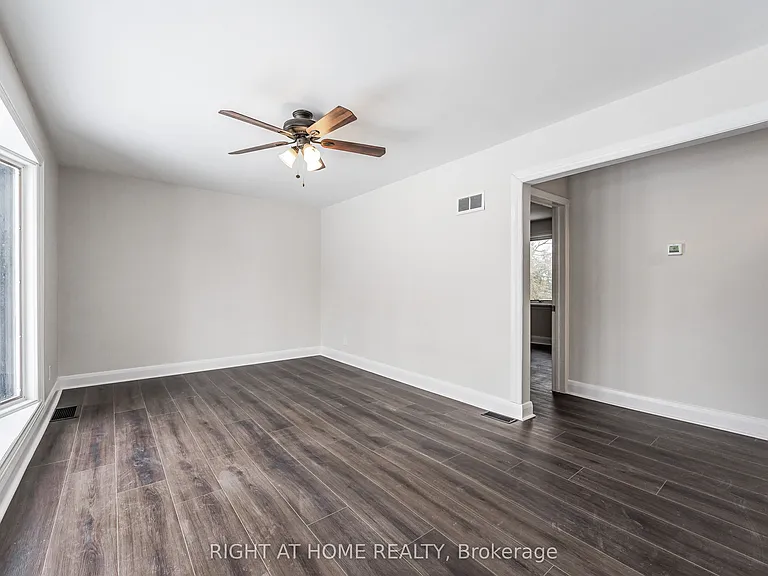 18 Ridgewood Ave — Photo 7