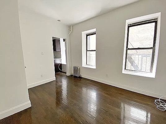 2nd image of 146 17th St #1E