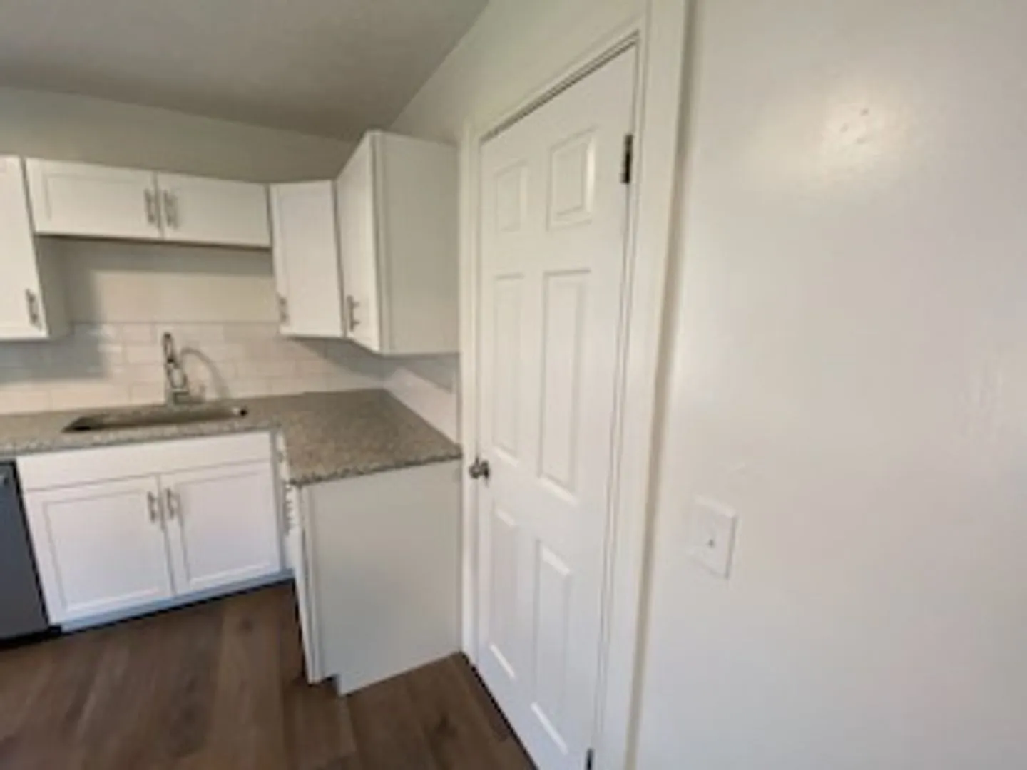 912 S. Clinton Ave — Photo 3