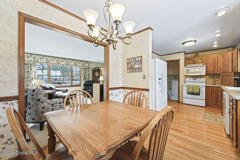 5th image of 149 Willow Lane