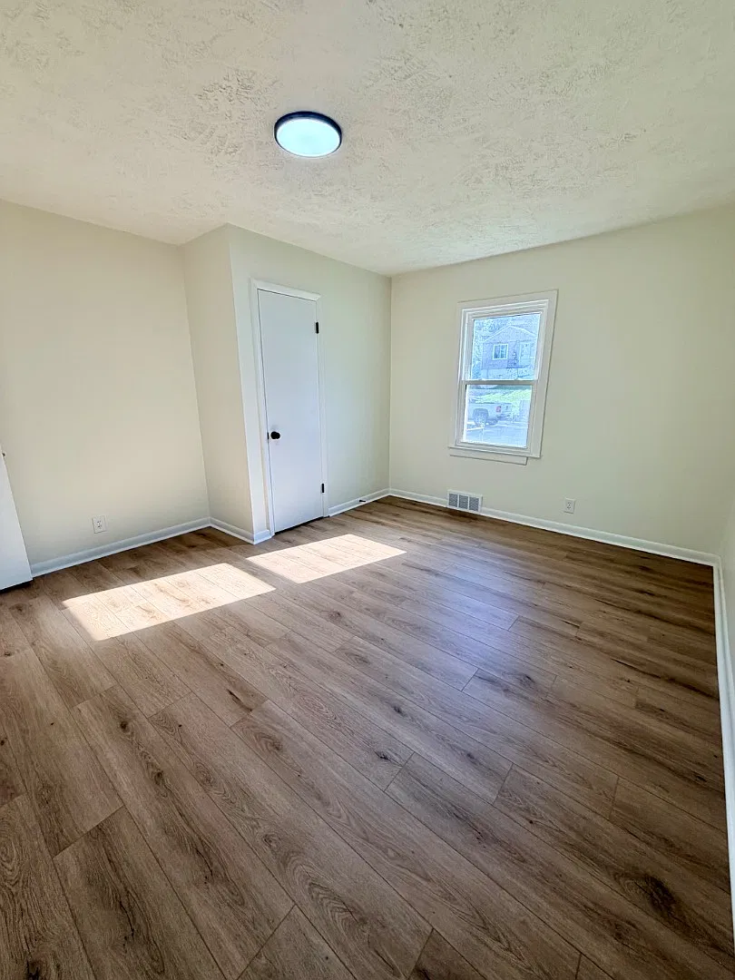 5822 Sahler St — Photo 3
