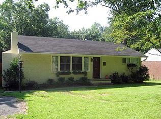 800 Manhasset Rd, Charlotte, NC 28209