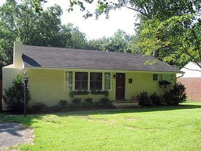 800 Manhasset Rd, Charlotte, NC, 28209