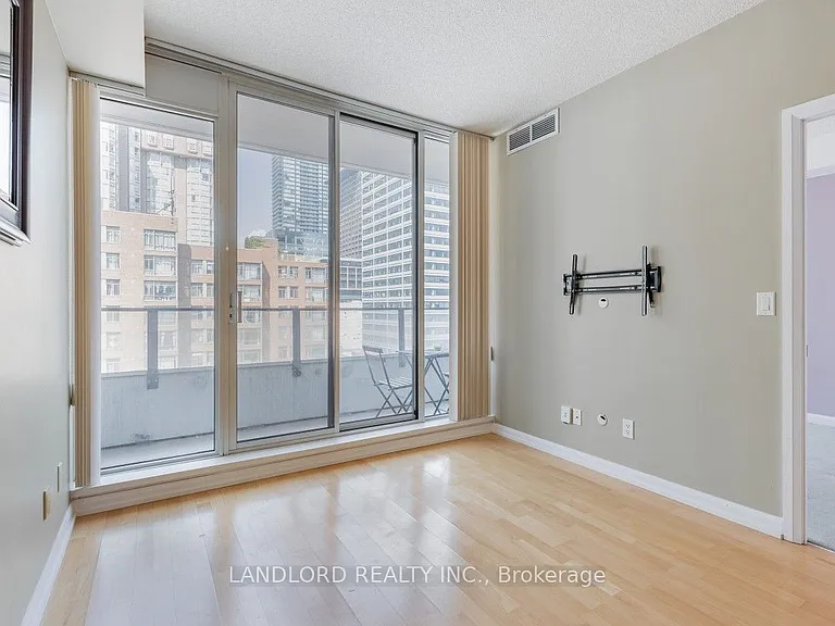111 Elizabeth St #1620 — Photo 5