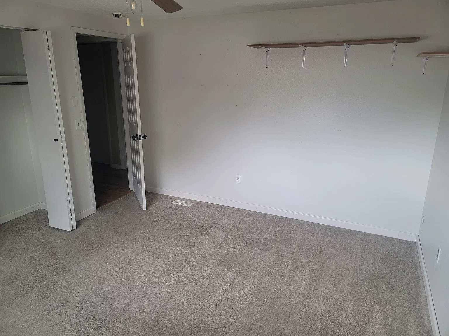 1 bed, 1300 sqft, $750 — Photo 4