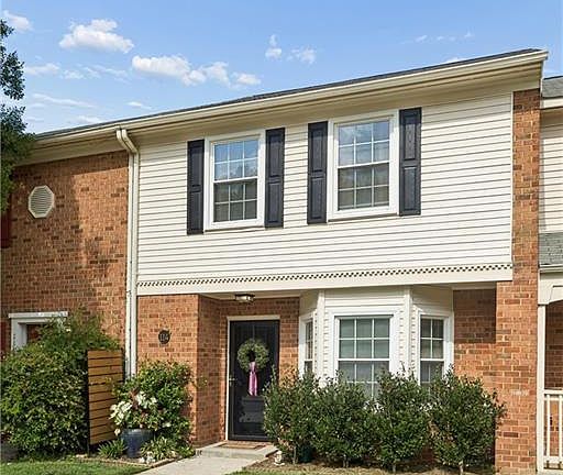 3rd image of 114 Choisy Cres
