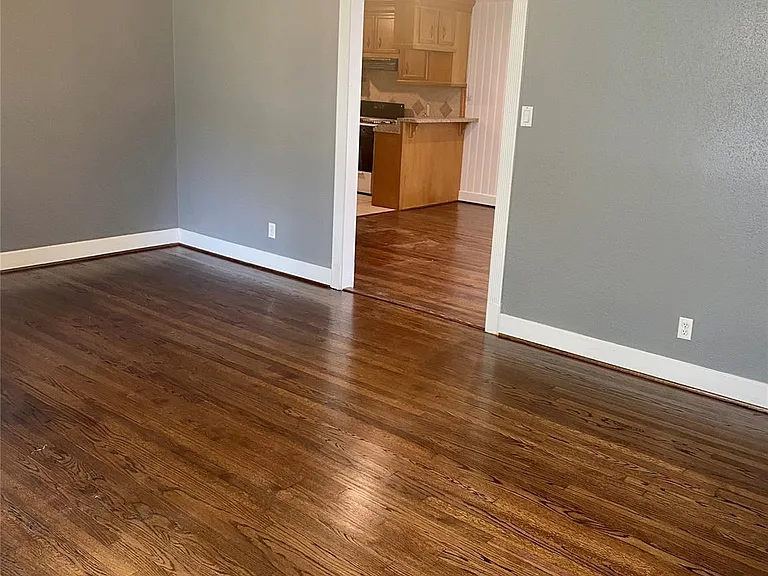 215 Bizerte St — Photo 10