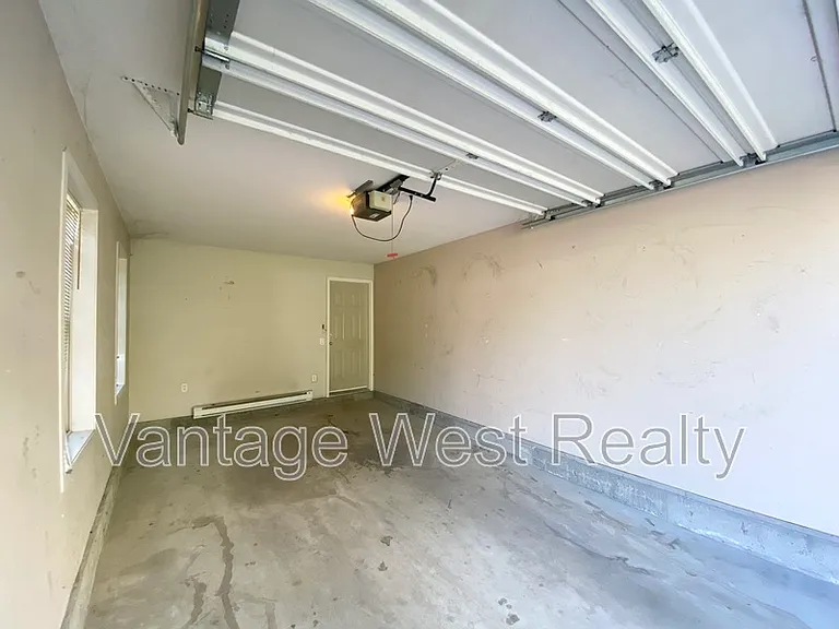 1073B Lawson Ave — Photo 23