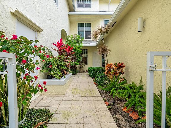 2nd image of 1404 Mainsail Cir #1404