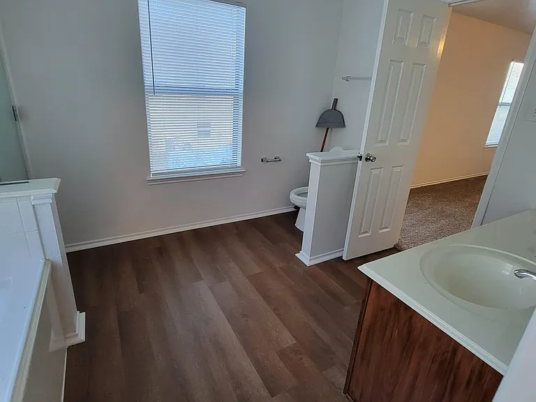 2726 Skyview Crest Ct — Photo 9