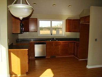 3rd image of 2854 Black Oak St